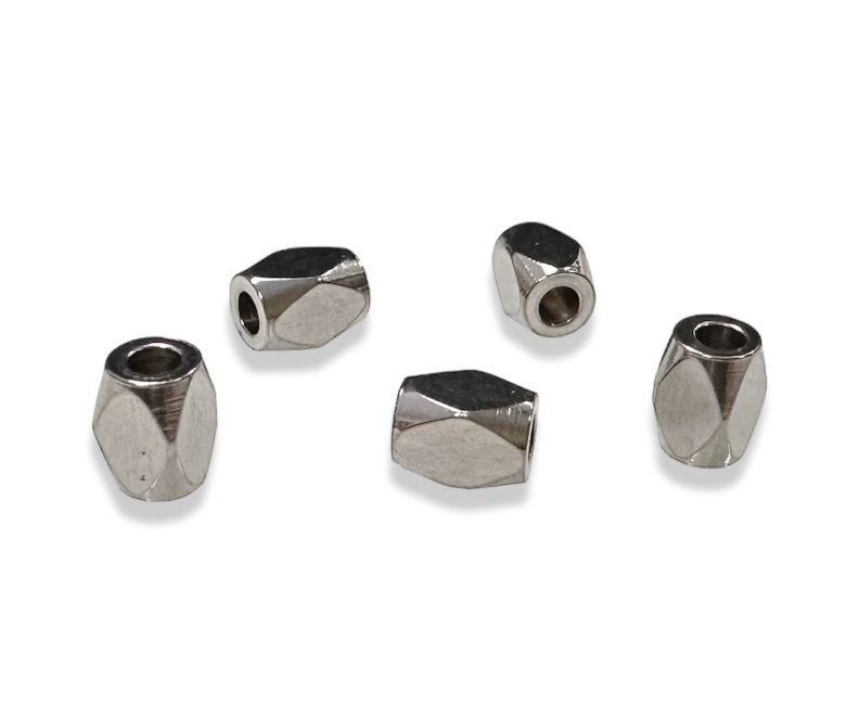 Perline con ciondolo distanziatore con motivo a diamante in acciaio inossidabile color argento 4 mm x50