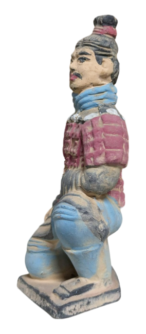 Statua antica colorata di arciere inginocchiato in terracotta 13 cm